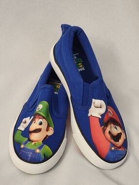 Nintendo Blue Mario & Luigi Slip-On Kids Sneakers Size 12.5